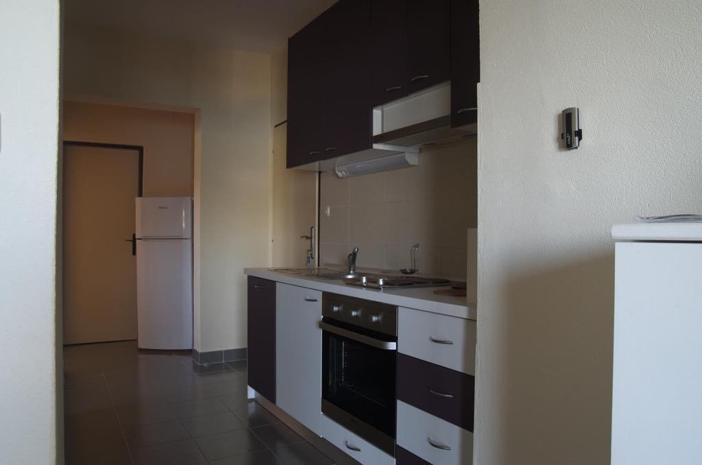 Fei Fei Apartments ราชิตเช ภายนอก รูปภาพ