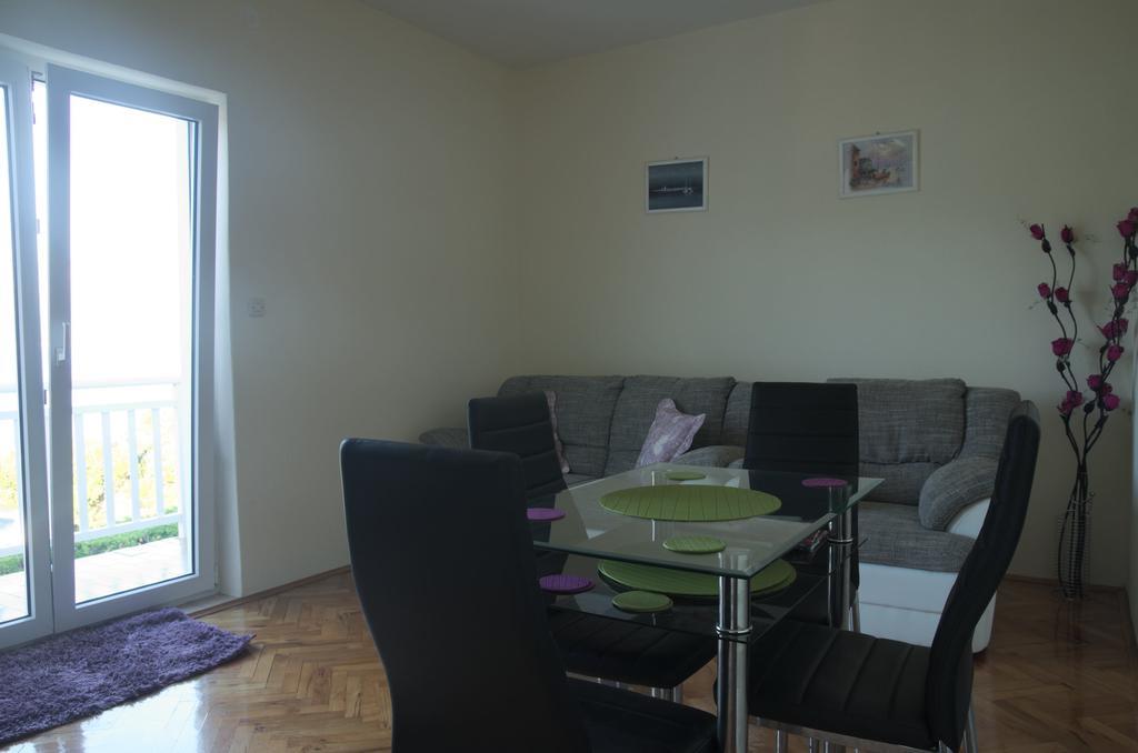 Fei Fei Apartments ราชิตเช ภายนอก รูปภาพ